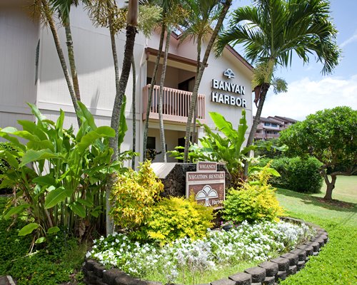   from the lihue airport is centrally located on the island of kauai