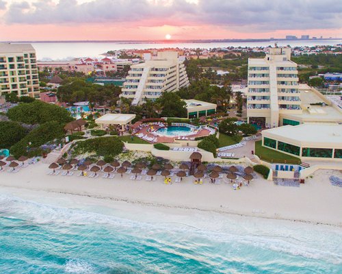 Park Royal Beach Resort Cancún by Royal Holiday Image