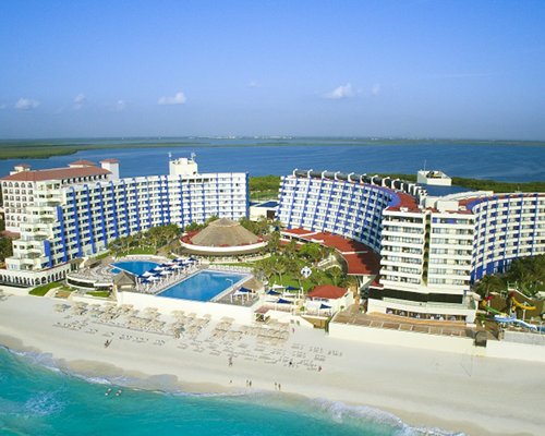 Golden Shores & Crown Paradise Club Cancún