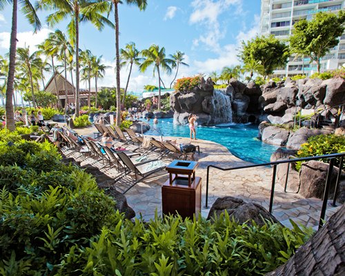 Hilton Hawaiian Village Waikiki Beach Resort - Paradise Pool