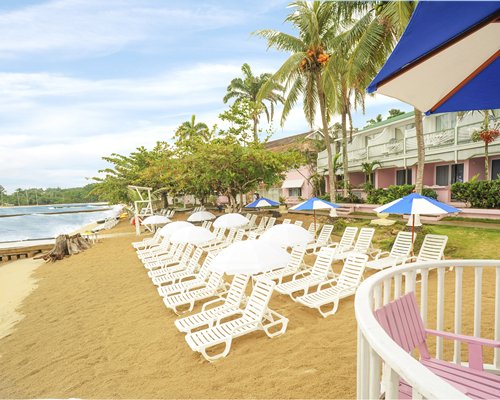 Shaw Park Beach Hotel & Spa