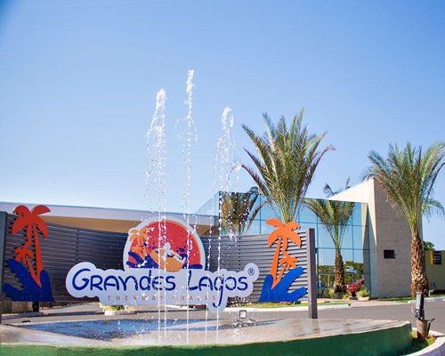 Hotel Grandes Lagos Chales Image