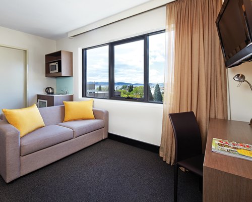 Travelodge Hobart -7 Nights